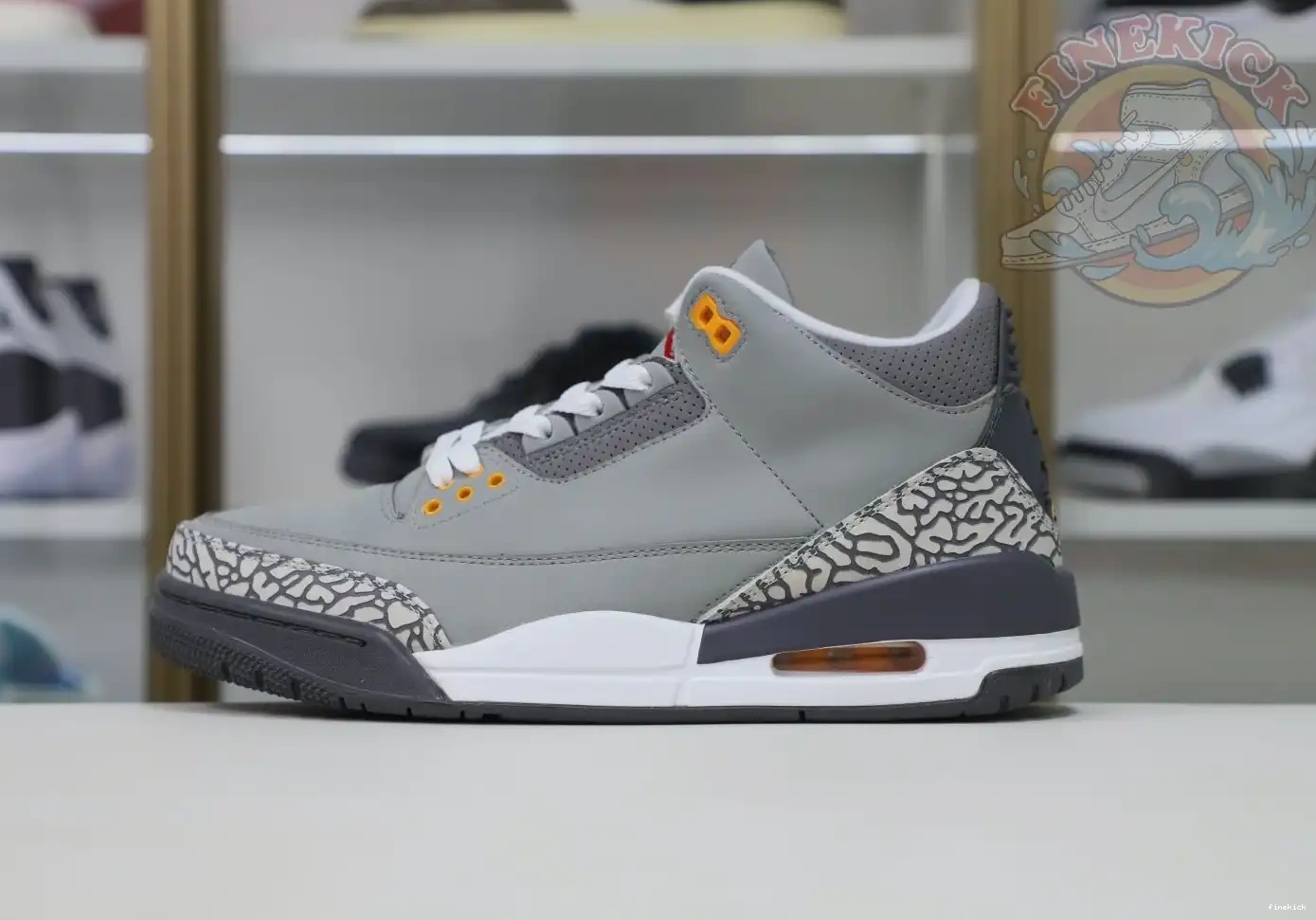 3 Jordan Air grey